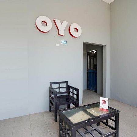 Oyo 1316 Mentari Family Homestay Probolinggo Exterior foto