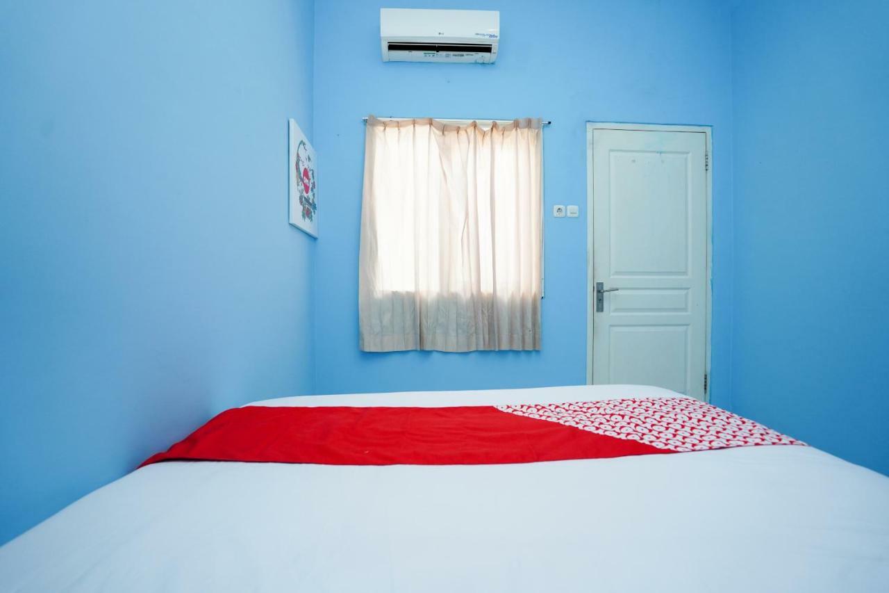 Oyo 1316 Mentari Family Homestay Probolinggo Exterior foto