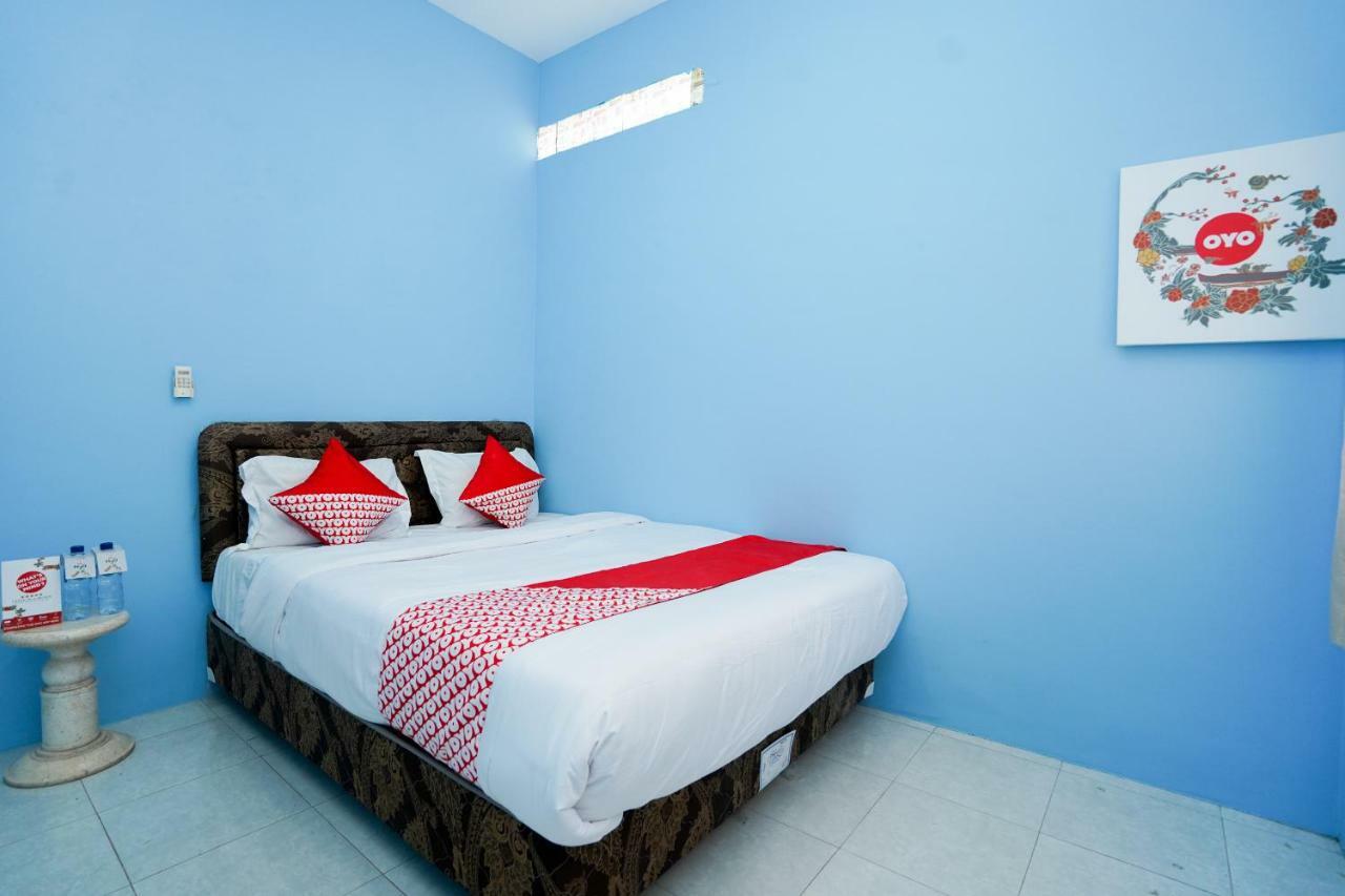 Oyo 1316 Mentari Family Homestay Probolinggo Exterior foto